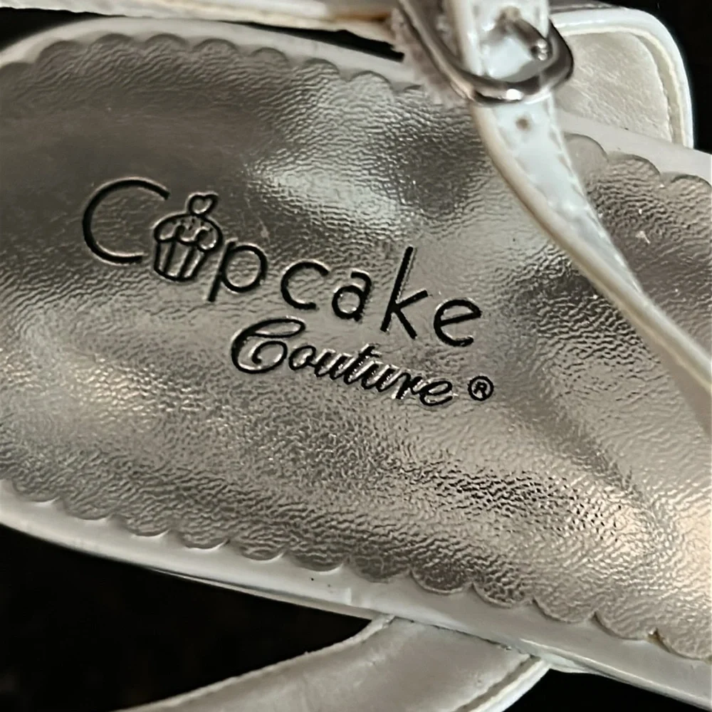 Cupcake Couture big girls dressy patent leather/rhinestone heels/sandals  size 4